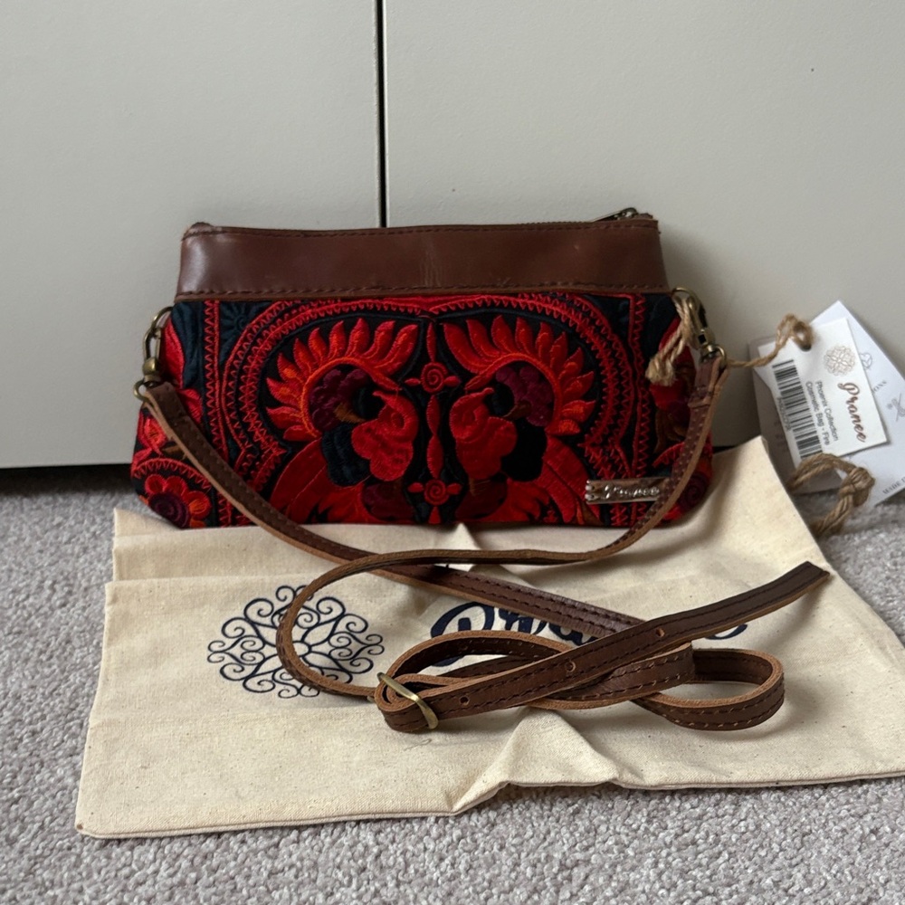Pranee Embroidered Crossbody w. Dusty